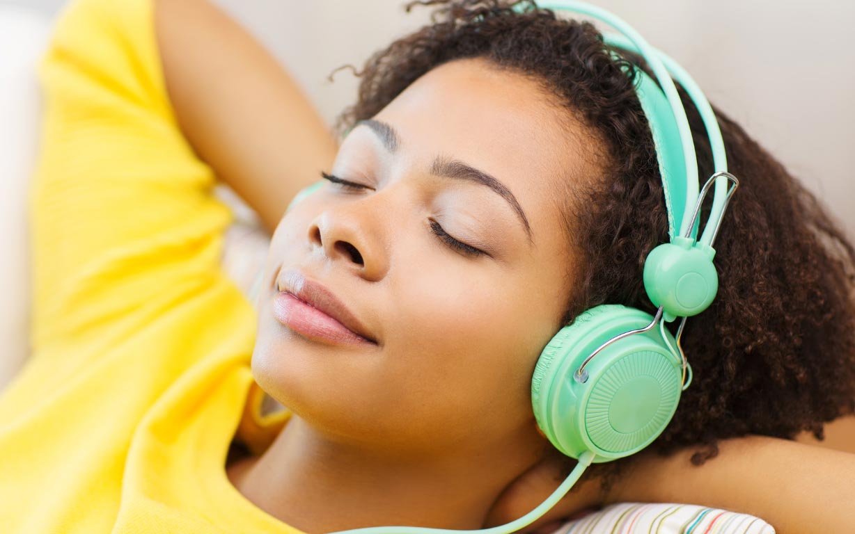 Unlocking the Power of Podcast Intros: Why an Engaging Intro is Crucial
